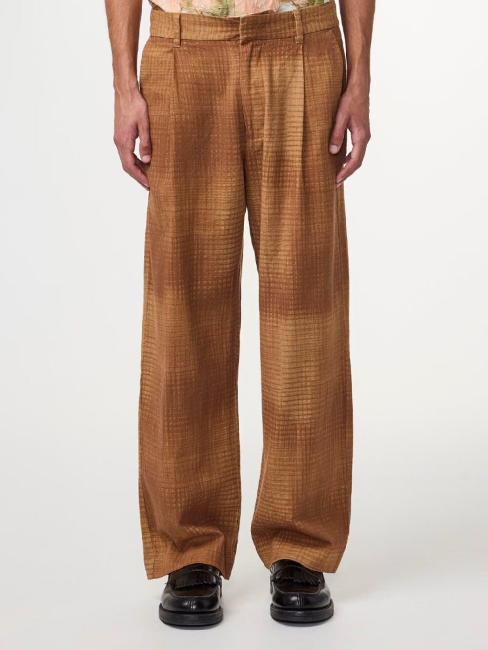 NN07 "Kay" Relaxed fit linen blend pant in brown, size 32 x 32 - Picture 2 of 12
